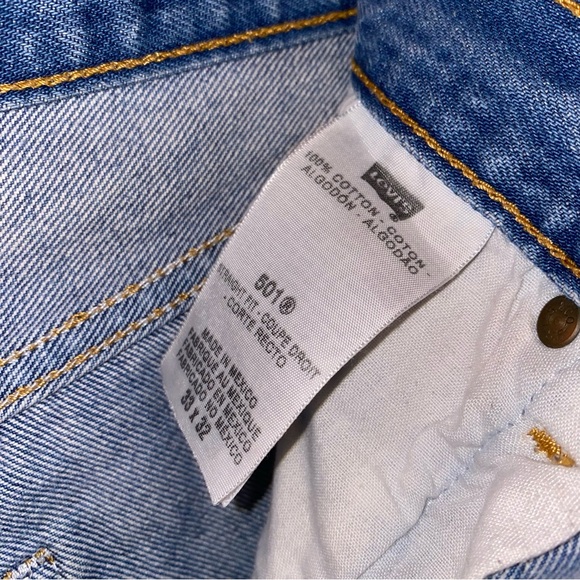 Vintage Levi’s Straight Fit 501 Denim Shorts - Picture 3 of 3